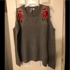 Sweater with flower detail